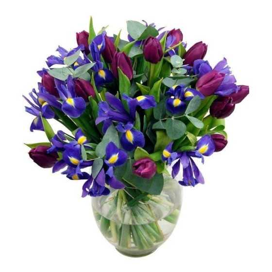 Aranjament floral iris si lalele